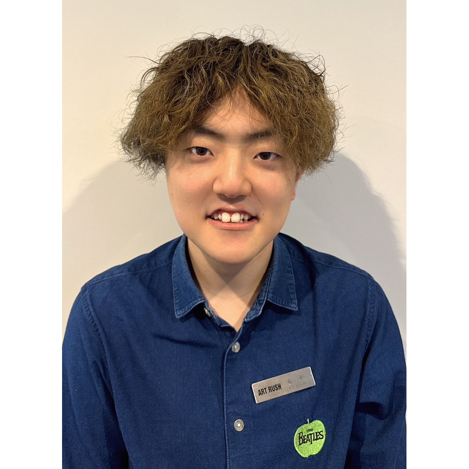 レッスンは先輩に見てもらうことができる