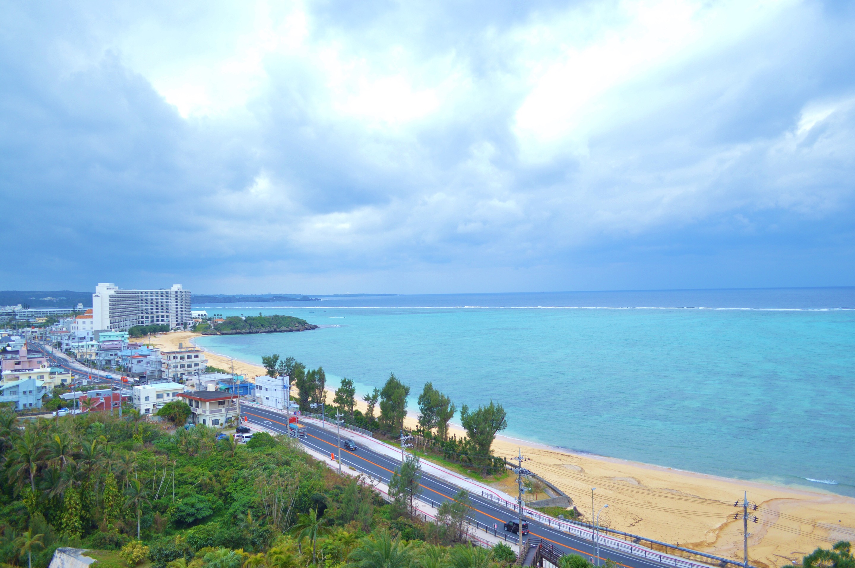 社員旅行の沖縄海風景