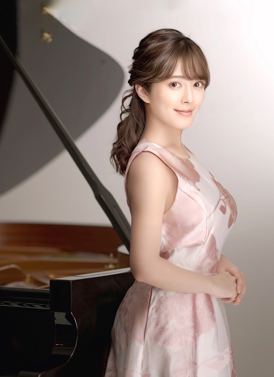 nanaha / pianist